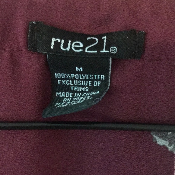 3 quarter sleeve floral blouse - Picture 7 of 7